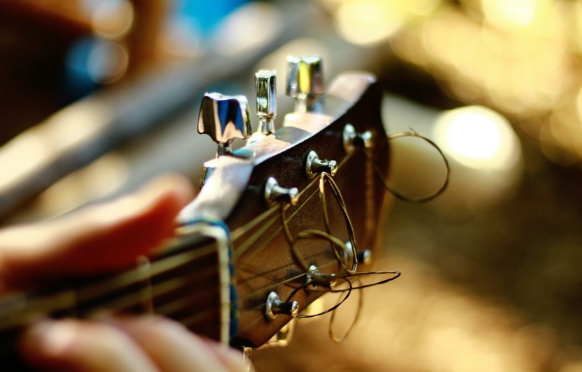 The 5 Best Tuning Pegs for Your Guitar