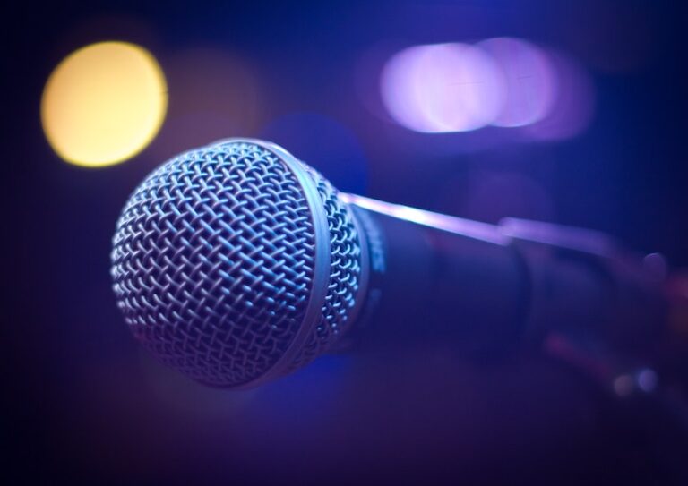 Top 10 Easy Karaoke Songs Roadie Music Blog